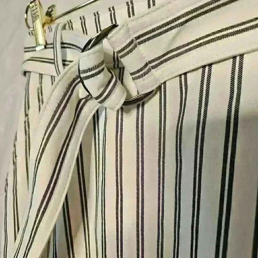 Ann Taylor Petites Size 0P Black and White Striped Skirt with Belt/Pockets